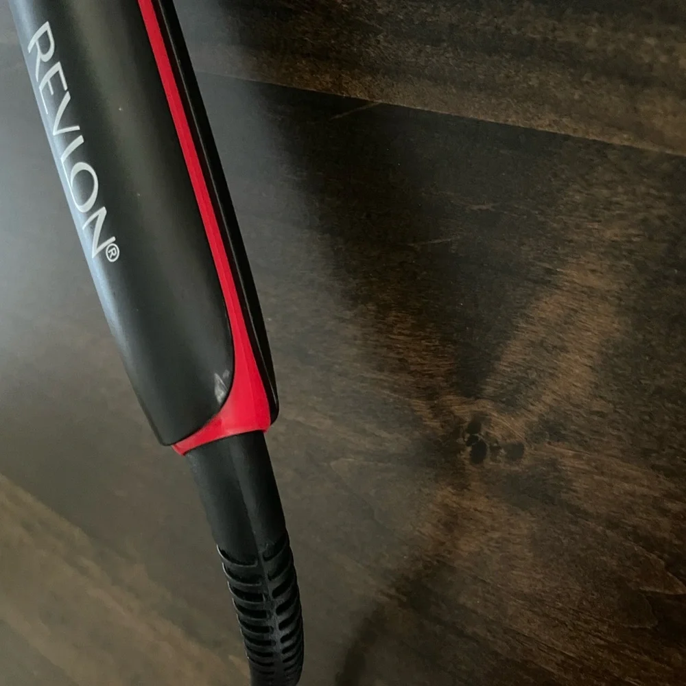 Revlon SmoothStay Coconut Oil-Infused Curling Iron